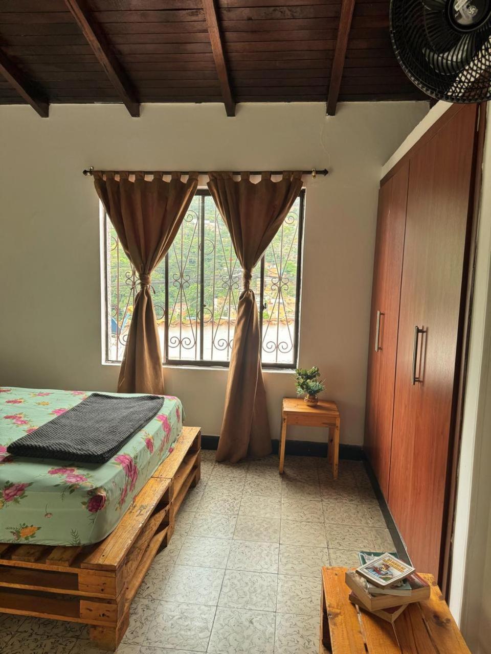 Tatami Hostel บูการามังกา ภายนอก รูปภาพ